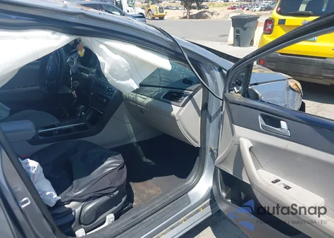 2017 Hyundai Sonata Se z USA, uszkodzony, nr VIN 5NPE24AF0HH569147